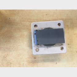 Drejeafbryder IP44-55 indsats stikkontakt 2-pol med jord, lysegr - (BRUGTE)