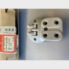 Dobbelt stikkontakt m afbryder gr 102E3018