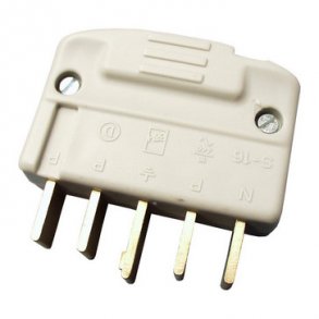 Sockel S16 440V 3P + N + J rak, gr