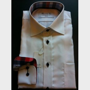 Lngärmad herrskjorta, klassisk passform, vit, storlek 41.