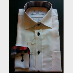 Lngärmad herrskjorta, klassisk passform, vit, storlek 45.