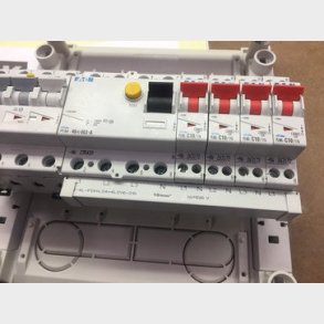 Unite Sljfeskinne til Eaton 1x4polet & 4x2polet 10mm2