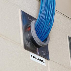 Upph&ouml;jd paneletikett 50,8 mm x 25,4 mm, vit