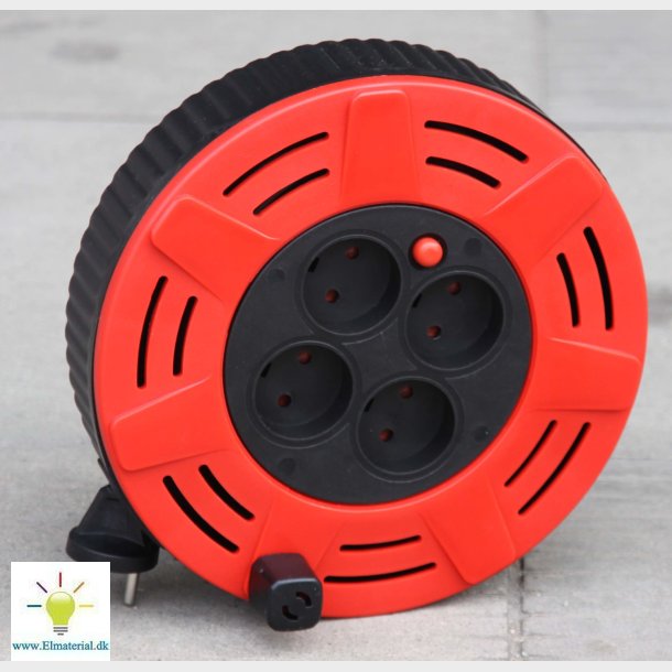 Kabeltrumma M / 4 Uttag 2X1 8M