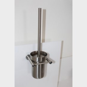 Nova Toalettborste 5, Vägg